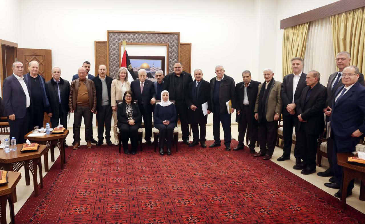 الرئيس محمود عباس، خلال ترؤسه اجتاع اللجنة التحضيرية للمؤتمر العام الثامن لحركة "فتح"