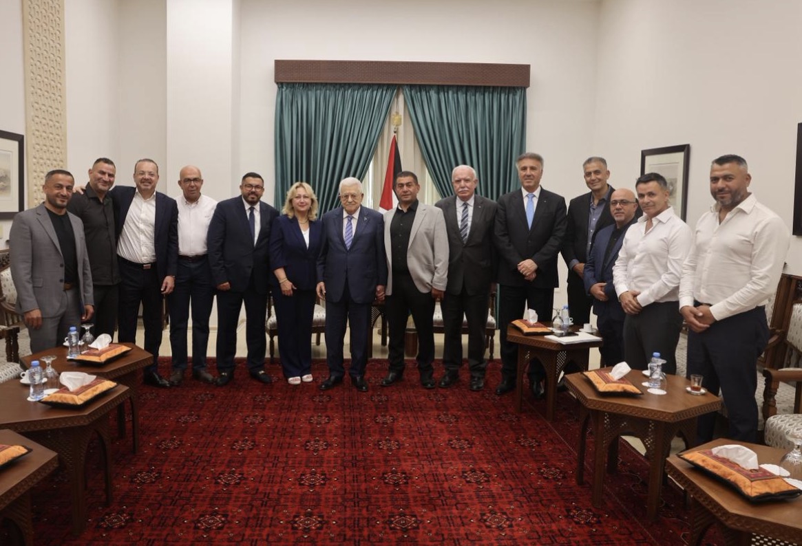 الرئيس محمود عباس، يستقبل وفدا من الجالية الفلسطينية في الولايات المتحدة الأميركية، بحضور أمين سر إقليم حركة فتح في أميركا