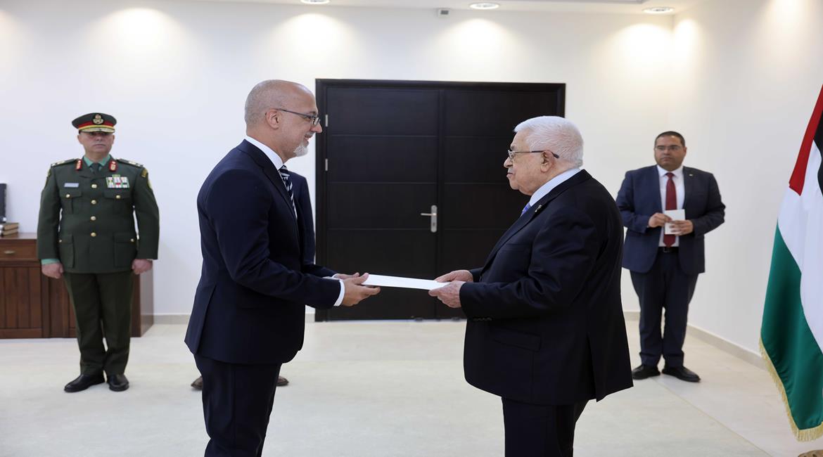 الرئيس محمود عباس، يتقبل أوراق اعتماد رئيس مكتب تمثيل البرازيل لدى دولة فلسطين السفير مارسيلو كيروز سواريس