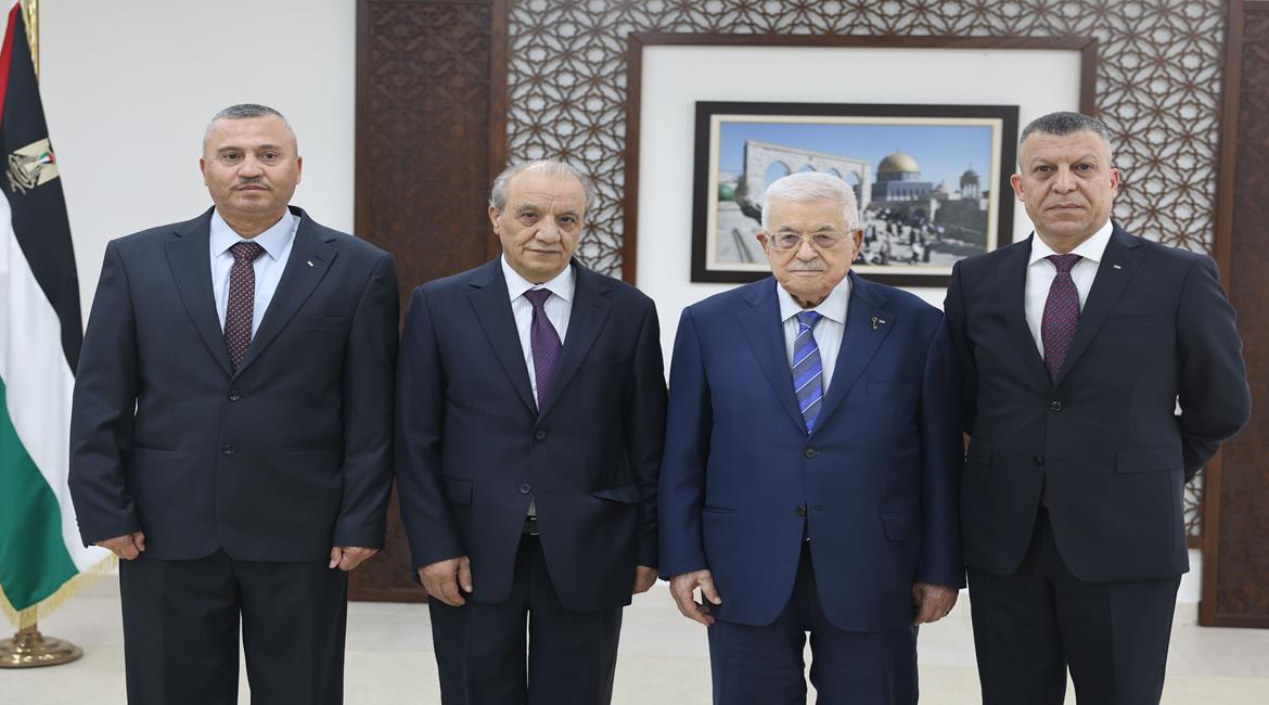 اللواء  ناصر عدوي  يؤدي اليمين القانونية أمام الرئيس محمود عباس نائبا لرئيس جهاز المخابرات العامة