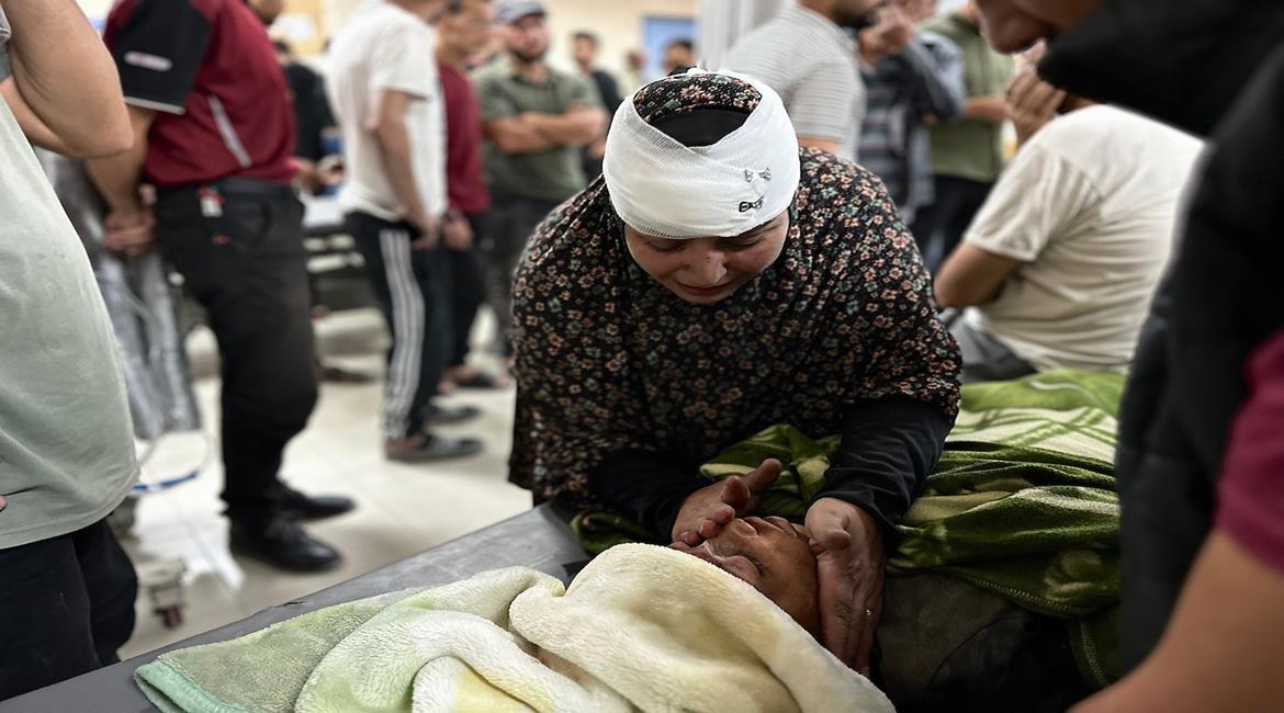 وداع وتشييع  جثمان الشهيد الطفل ابراهيم البنا ،الذي استشهد في غارة إسرائيلية على منزلهم في خانيونس جنوب قطاع غزة
