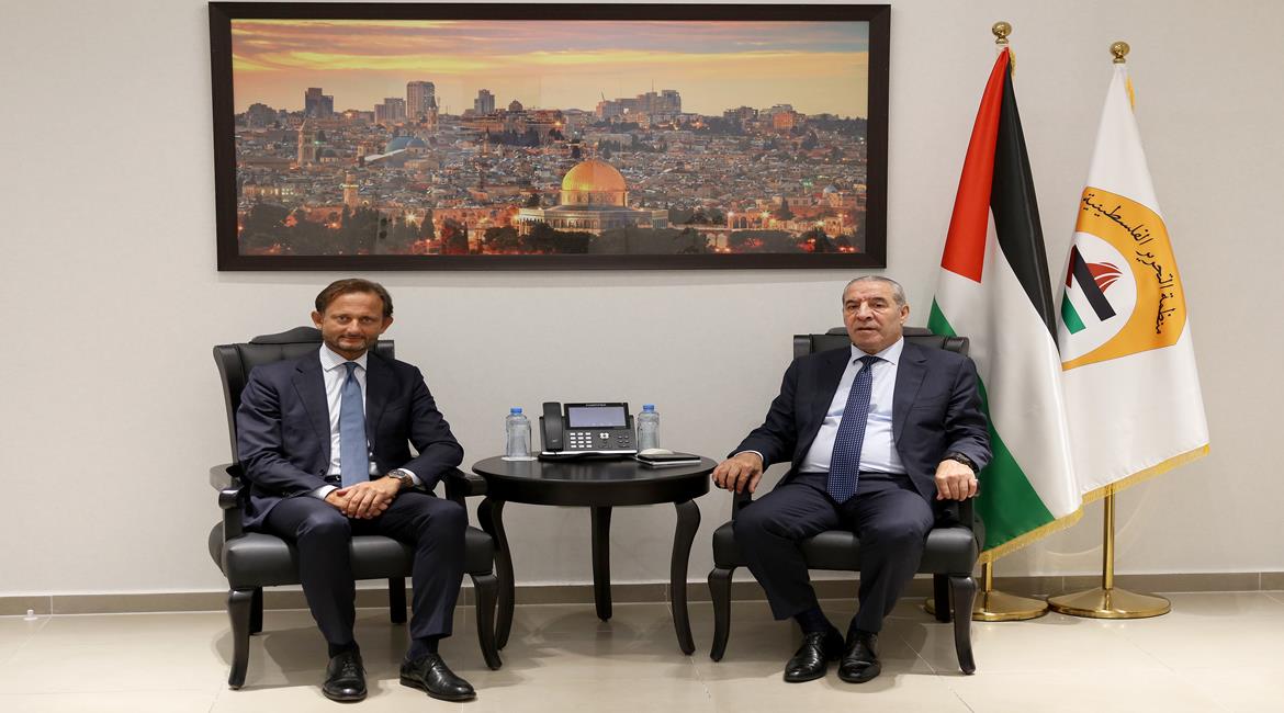 نائب رئيس دولة فلسطين حسين الشيخ، يستقبل القنصل الإيطالي العام في القدس دومينيكو بيلاتّو