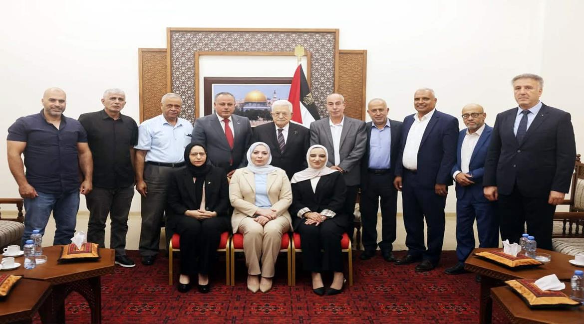 الرئيس محمود عباس، يستقبل وفدا من بلدية جنين، ضم رئيس المجلس البلدي محمد جرار، وأعضاء المجلس المنتخبين