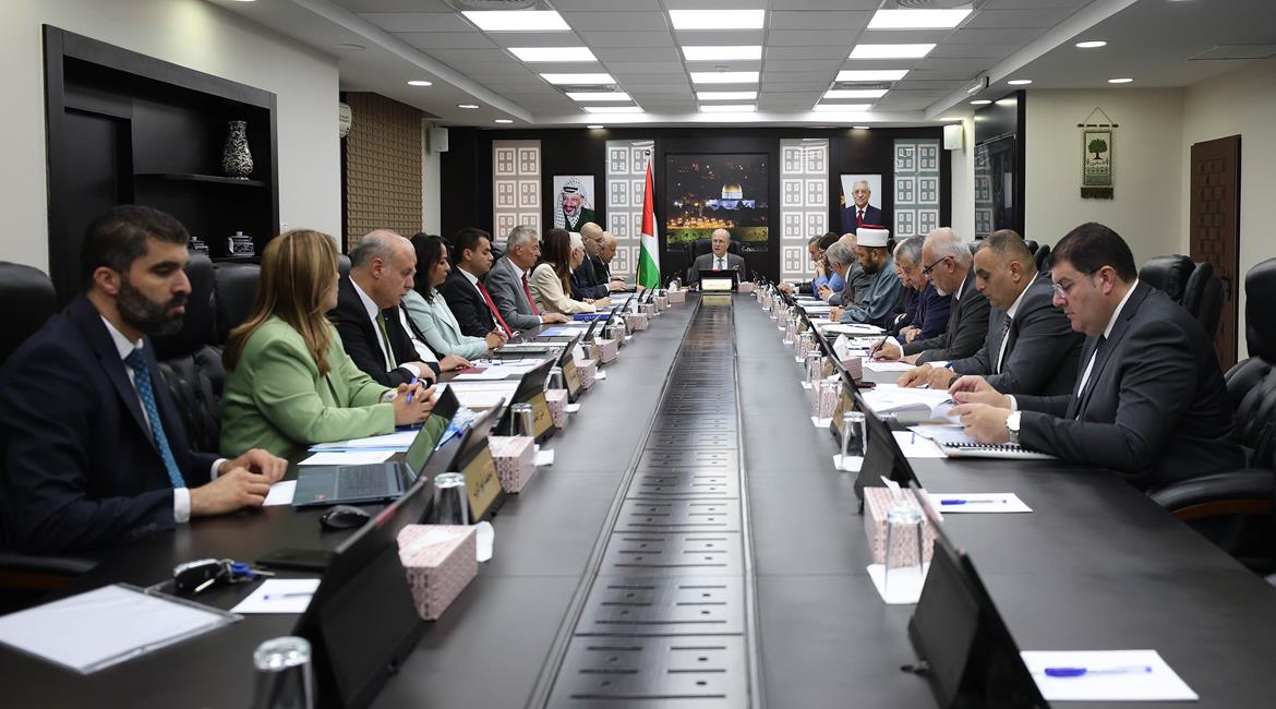 رئيس الوزراء محمد مصطفى، خلال جلسة مجلس الوزراء الأسبوعية