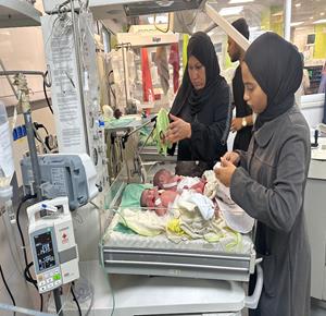 غزة - خدّج يتلقون الرعاية بمستشفى ناصر في خان يونس جنوب قطاع غزة وسط نقص حاد في الإمكانيات والمستلزمات
